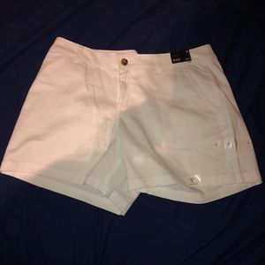 NWT Ana Shorts